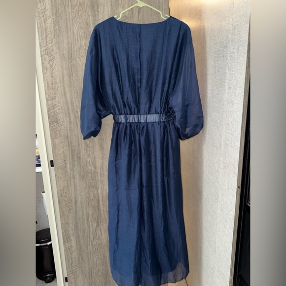 ChicqBoutiques Smocked V-Neck Detail Long Sleeve Maxi Dress - Picture 4 of 9